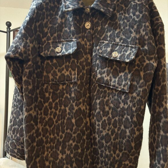 CHLOE STORA SIZE 38 EUROPEAN, ANIMAL PRINT,  OVERSIZED JACKET - Picture 3 of 5